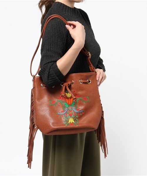 WEGO（ウィゴー）の「WEGO/ チロリアンフリンジショルダーバッグ（ショルダーバッグ・レディース・ブラウン・FREE）」の2枚目の写真