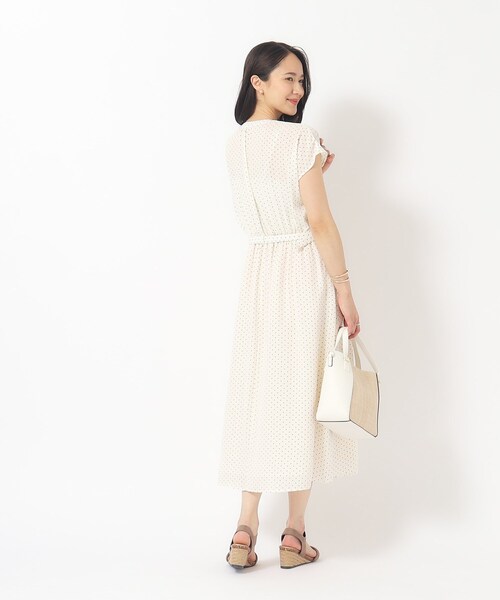 DRESKIP（ドレスキップ）の「◆【無理せずキレイ】夏のお出かけに 女性らしさあふれる ドットプリントワンピース（ワンピース・レディース・ブルー系5/ブラック系/アイボリー系・02/04/03）」の6枚目の写真