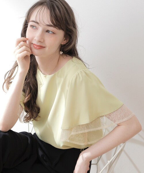 couture brooch（クチュールブローチ）の「◆【洗える・二の腕カバー】レース重ねフレアブラウス（シャツ/ブラウス・レディース・ブラック/オフホワイト/ライトイエロー系/ピンク・38/40/42）」の3枚目の写真
