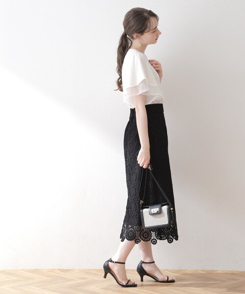 couture brooch（クチュールブローチ）の「◆【洗える・二の腕カバー】レース重ねフレアブラウス（シャツ/ブラウス・レディース・ブラック/オフホワイト/ライトイエロー系/ピンク・38/40/42）」の6枚目の写真
