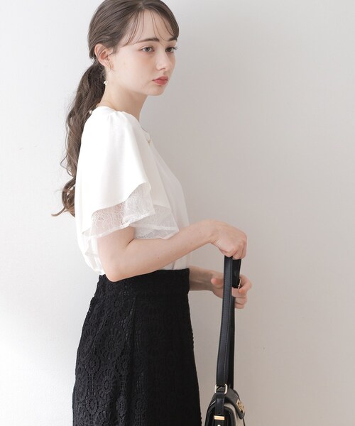 couture brooch（クチュールブローチ）の「◆【洗える・二の腕カバー】レース重ねフレアブラウス（シャツ/ブラウス・レディース・ブラック/オフホワイト/ライトイエロー系/ピンク・38/40/42）」の8枚目の写真