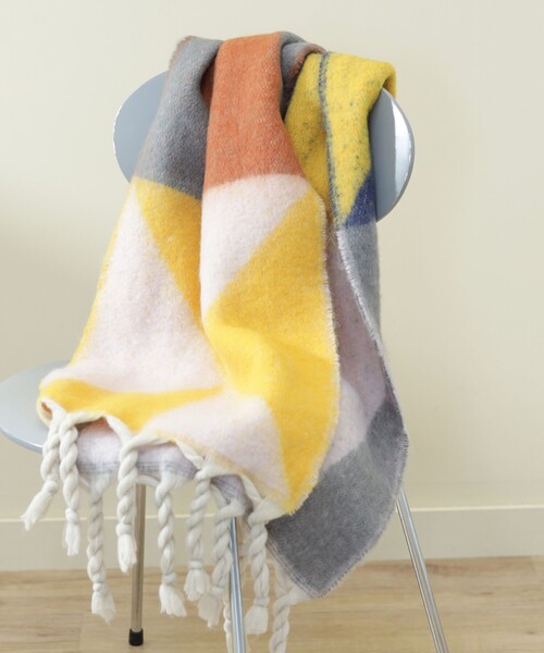 BEAMS HEART(ビームスハート)の「マルチカラー フリンジ ストール(マフラー・レディース・レッド/イエロー/オレンジ/ブルー・ONE SIZE)」の14枚目の写真