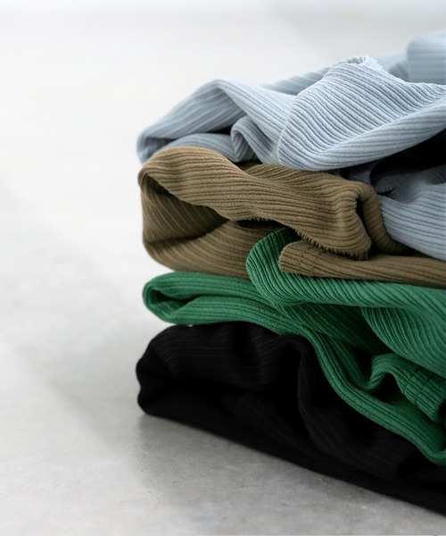 antiqua(アンティカ)の「エアーニットハイネックトップス(ニット/セーター・レディース・ブルー/ベージュ/グリーン/ブラック・R/P)」の5枚目の写真