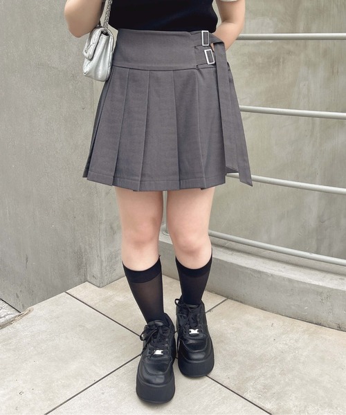 INGNI（イング）の「サイドベルトプリーツスカパン（スカート・レディース・グレー/ブラック・FREE）」の13枚目の写真