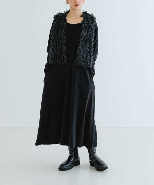 URBAN RESEARCH（アーバンリサーチ）の「『MADE IN JAPAN』Vネックロングワンピース（ワンピース・レディース・ライトベージュ/ブラック・FREE）」の6枚目の写真