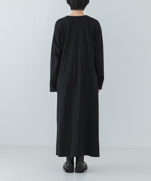 ベージュグレーブラウンホワイトアーバンリサーチペイズリーVネックロングワンピース セール】『MADE IN JAPAN』Vネックロングワンピース(ワンピース
