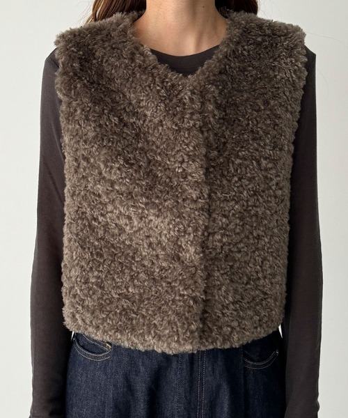 CANAL JEAN(キャナルジーン)の「diggity ファーベスト(ベスト・レディース・ベージュ/カーキ・ONE SIZE)」の7枚目の写真
