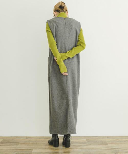 ITEMS URBANRESEARCH（アイテムズ アーバンリサーチ）の「タートルネックリブニット（ニット/セーター・レディース・オフホワイト/ブルー/ブラック/グリーン系その他/オレンジ・FREE）」の11枚目の写真