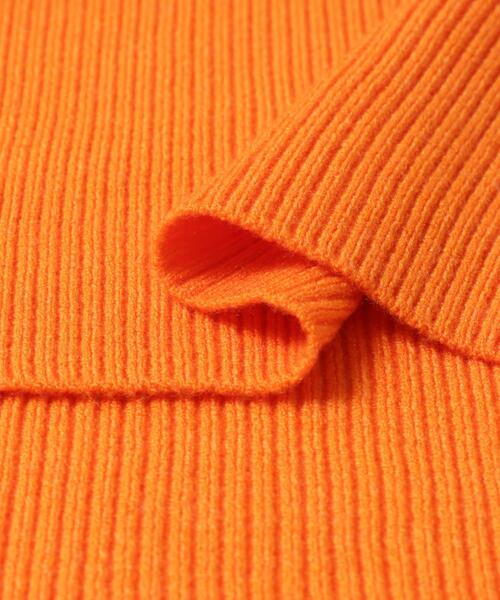 ITEMS URBANRESEARCH（アイテムズ アーバンリサーチ）の「タートルネックリブニット（ニット/セーター・レディース・オフホワイト/ブルー/ブラック/グリーン系その他/オレンジ・FREE）」の20枚目の写真
