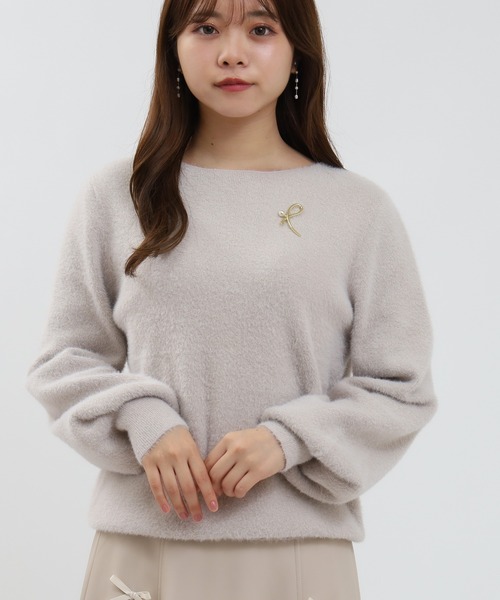 ASTORIA ODIER(アストリアオディール)の「ラメフェザーブローチ付ボートネックニット(ニット/セーター・レディース・ラベンダー/チャコールグレー/アイボリー/グレイッシュベージュ・MEDIUM)」の20枚目の写真