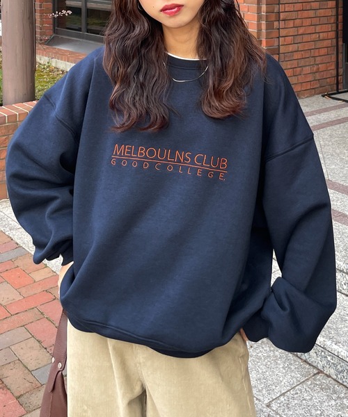 Chillfar(チルファー)の「刺繍カラフルロゴスウェット(スウェット・レディース・ピンク/アイボリー系1/ボルドー/グリーン/ブルー系/ベージュ/ネイビー/オートミール/ベージュ系/レッド/グレー系/ネイビー系/ブルー/杢グレー/アイボリー系・FREE)」の10枚目の写真