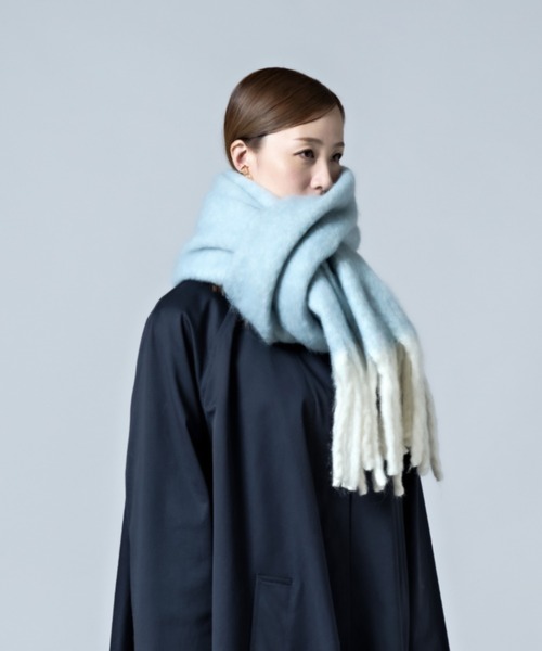 CALIFORNIA OUTFITTERS（カリフォルニア アウトフィッターズ）の「2-10C5 【無地&チェック】太フリンジ マフラーショール ボリュームストール マフラー（マフラー・レディース・ダークグリーン/スカイブルー/ライム/スモークピンク/ブルー系・ONESIZE）」の4枚目の写真