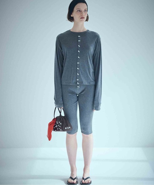 SEA（シー）の「ベアフライス サーディンボタンカーディガン（カーディガン/ボレロ・レディース・チャコールグレー/ブラック/ホワイト/レッド・ONE SIZE）」の5枚目の写真