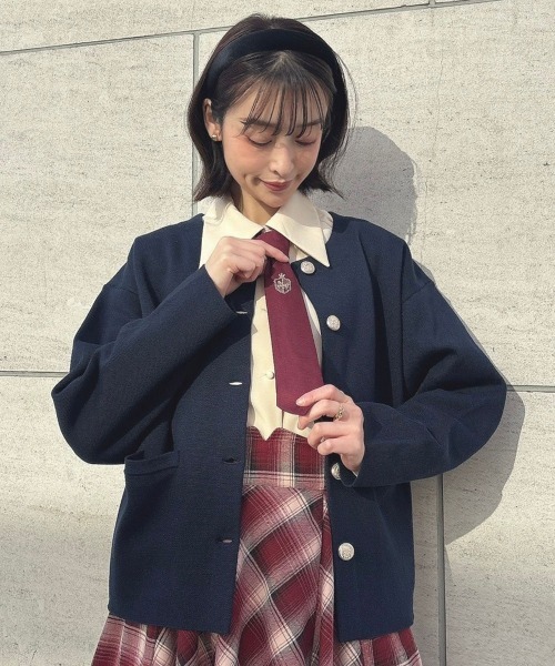 F i.n.t(フィント)の「ネクタイ付きビッグカラーシャツ(シャツ/ブラウス・レディース・オフホワイト/ライトベージュ・FREE)」の2枚目の写真