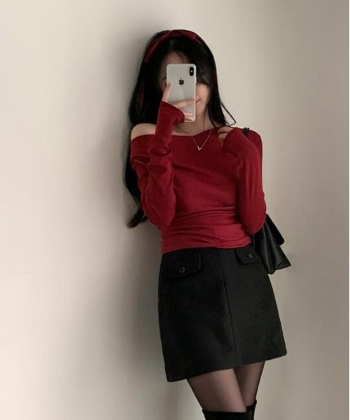 Silly（シリー）の「【韓国ファッション◎】オフショルダースリムニット（ニット/セーター・レディース・グレー/アイボリー/ブラック/レッド・FREE）」の18枚目の写真