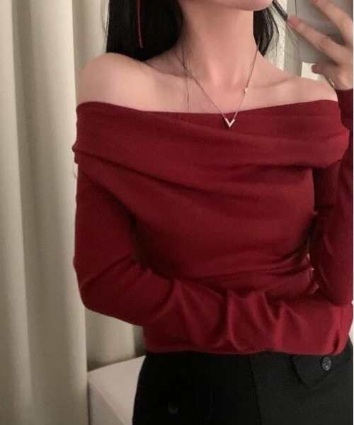 Silly（シリー）の「【韓国ファッション◎】オフショルダースリムニット（ニット/セーター・レディース・グレー/アイボリー/ブラック/レッド・FREE）」の16枚目の写真