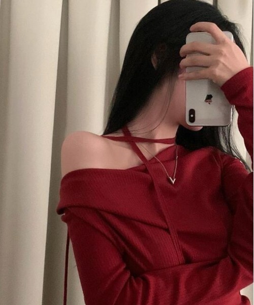 Silly（シリー）の「【韓国ファッション◎】オフショルダースリムニット（ニット/セーター・レディース・グレー/アイボリー/ブラック/レッド・FREE）」の12枚目の写真