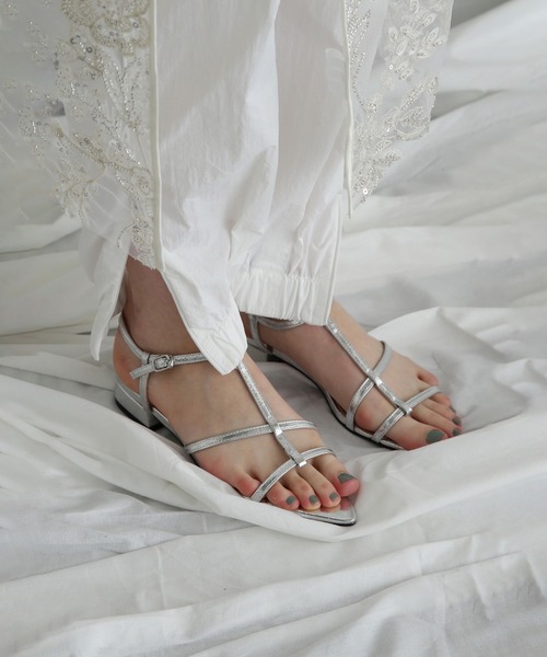 ROSE BUD（ローズバッド）の「ポインテッドナローストラップサンダル（サンダル・レディース・ブルー/ブラック/シルバー・38/37/36）」の3枚目の写真