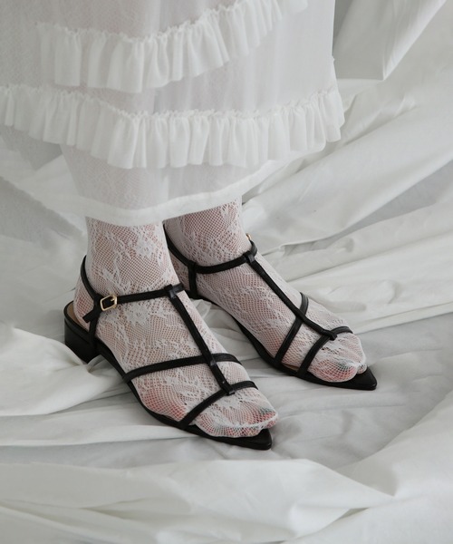 ROSE BUD（ローズバッド）の「ポインテッドナローストラップサンダル（サンダル・レディース・ブルー/ブラック/シルバー・38/37/36）」の2枚目の写真