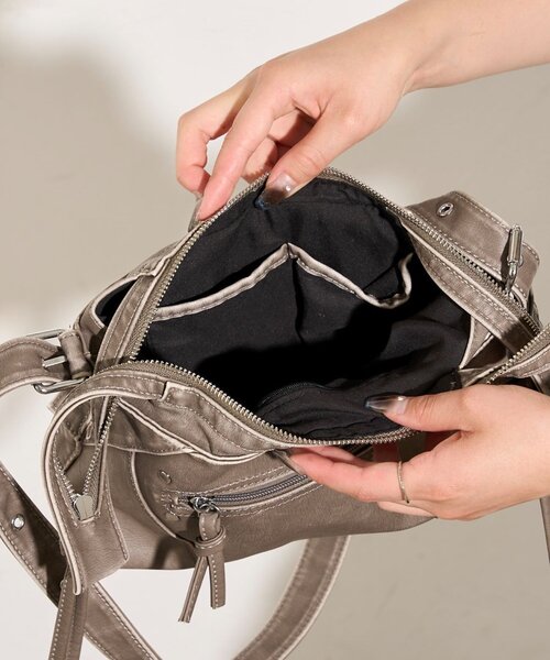 WHO'S WHO gallery（フーズフーギャラリー）の「ヴィンテージジップバッグ（ショルダーバッグ・レディース・グレー/ブラック・FREE）」の19枚目の写真