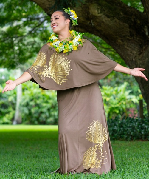 Maunaloa(マウナロア)の「【Maunaloa】Aulii レフア ケープ&フレアーワンピース(ドレス・レディース・セージグリーン/モカ/ブラック/エメラルド/レッド・M/L)」の17枚目の写真