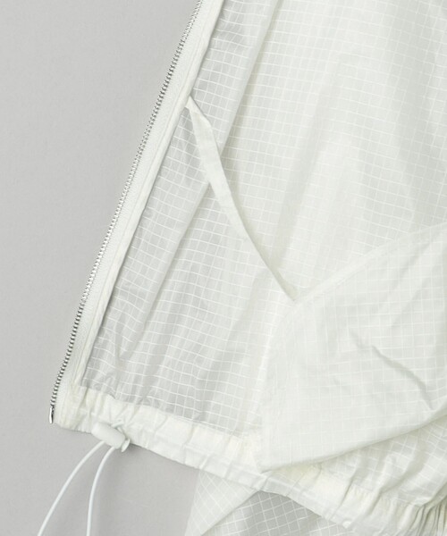 BEAUTY&YOUTH UNITED ARROWS（ビューティーアンドユースユナイテッドアローズ）の「ナイロン ショート フーディ（ナイロンジャケット・レディース・ブラック/ホワイト/ライトグレー・FREE）」の20枚目の写真