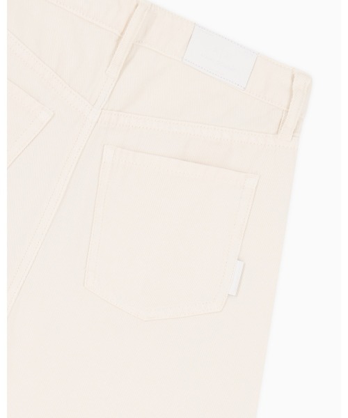 ARMANI EXCHANGE（アルマーニエクスチェンジ）の「【A|X アルマーニ エクスチェンジ】ホワイトデニムパンツ_J38 RELAXED（デニムパンツ・レディース・ホワイト・25inch/24inch/26inch/27inch/28inch/29inch）」の6枚目の写真