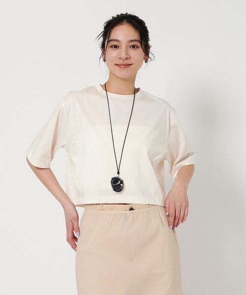 BEAUTY&YOUTH UNITED ARROWS（ビューティーアンドユースユナイテッドアローズ）の「コットンポリエステル クロップド Tシャツ（Tシャツ/カットソー・レディース・オフホワイト/ベージュ/オリーブ・FREE）」の2枚目の写真