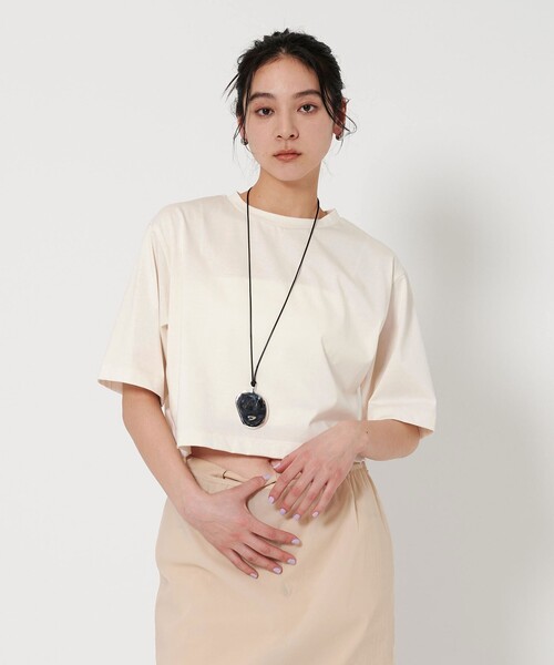 BEAUTY&YOUTH UNITED ARROWS（ビューティーアンドユースユナイテッドアローズ）の「コットンポリエステル クロップド Tシャツ（Tシャツ/カットソー・レディース・オフホワイト/ベージュ/オリーブ・FREE）」の7枚目の写真