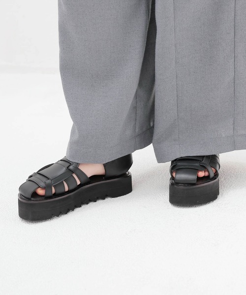 CORSO ROMA,9(コルソローマ)の「CORSO ROMA,9 / gurkha sandals(グルカサンダル Art.Z/613)(サンダル・レディース・ブラウン/ブラック・37/36)」の2枚目の写真