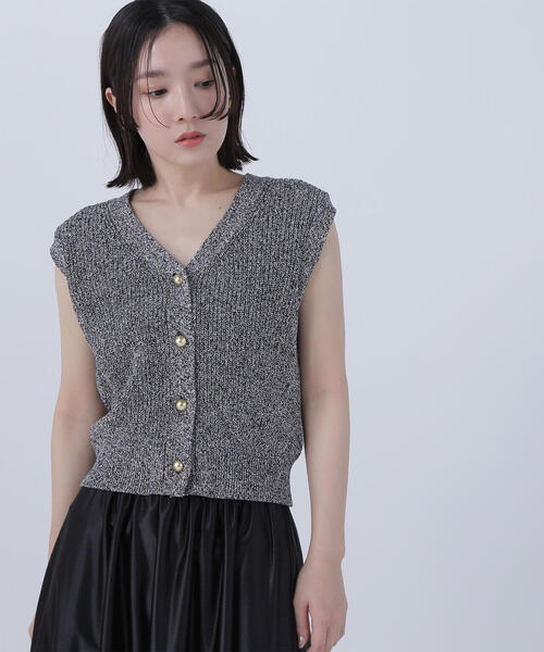 NATURAL BEAUTY BASIC（ナチュラルビューティーベーシック）の「◇ゴールドボタンニットベスト（ベスト・レディース・ブラック系その他/オフホワイト/ネイビー・FREE）」の10枚目の写真