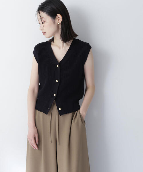 NATURAL BEAUTY BASIC（ナチュラルビューティーベーシック）の「◇ゴールドボタンニットベスト（ベスト・レディース・ブラック系その他/オフホワイト/ネイビー・FREE）」の3枚目の写真