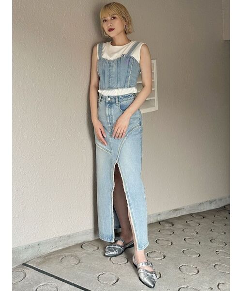 MURUA（ムルーア）の「デニムフロントオープンロングスカート（デニムスカート・レディース・ライトブルー/ブラック・1/2）」の7枚目の写真