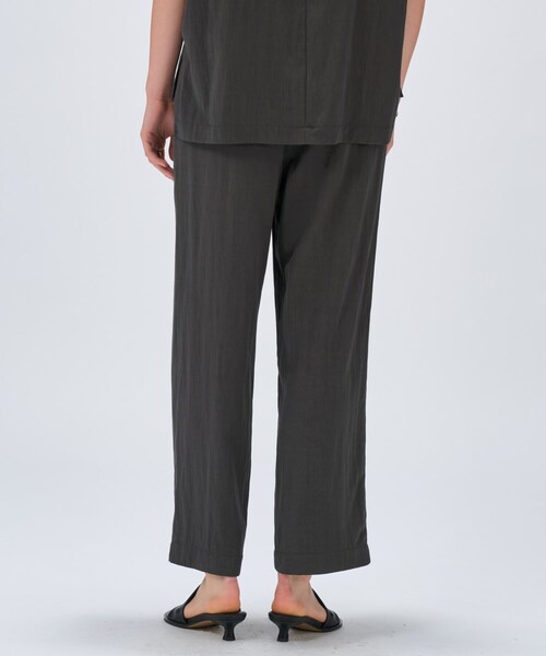 cloenc(クロエンス)の「【セットアップ/マシンウォッシュ】レーヨンツイルイージーパンツ(その他パンツ・レディース・チャコールグレー/ナチュラル/ブラック/ライトグリーン・02/01/03)」の10枚目の写真