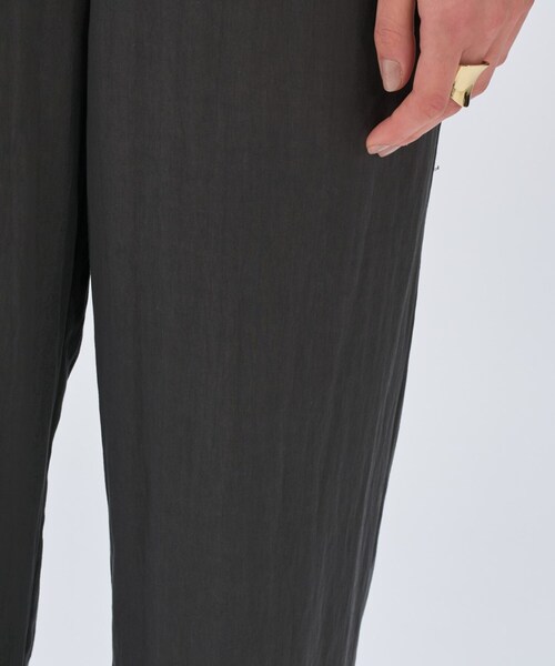 cloenc(クロエンス)の「【セットアップ/マシンウォッシュ】レーヨンツイルイージーパンツ(その他パンツ・レディース・チャコールグレー/ナチュラル/ブラック/ライトグリーン・02/01/03)」の11枚目の写真