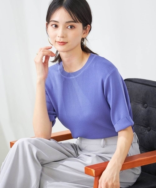 a.v.v(アーヴェヴェ)の「【接触冷感/UVカット/洗える】クルーネックハーフスリーブ美ラクるサマーニット(ニット/セーター・レディース・グレー系その他/ブラック/ベージュ/ホワイト/アイボリー/ブルー・38/36/40/34/42)」の6枚目の写真