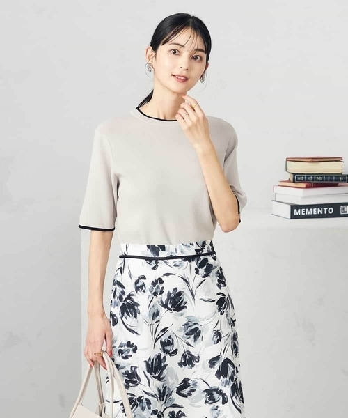 a.v.v(アーヴェヴェ)の「【接触冷感/UVカット/洗える】クルーネックハーフスリーブ美ラクるサマーニット(ニット/セーター・レディース・グレー系その他/ブラック/ベージュ/ホワイト/アイボリー/ブルー・38/36/40/34/42)」の10枚目の写真