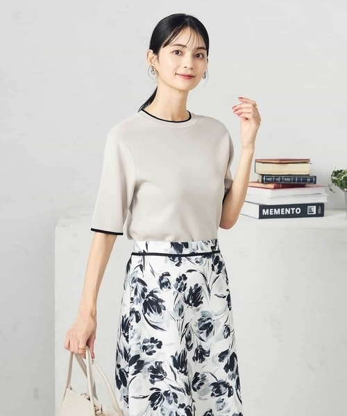 a.v.v(アーヴェヴェ)の「【接触冷感/UVカット/洗える】クルーネックハーフスリーブ美ラクるサマーニット(ニット/セーター・レディース・グレー系その他/ブラック/ベージュ/ホワイト/アイボリー/ブルー・38/36/40/34/42)」の11枚目の写真