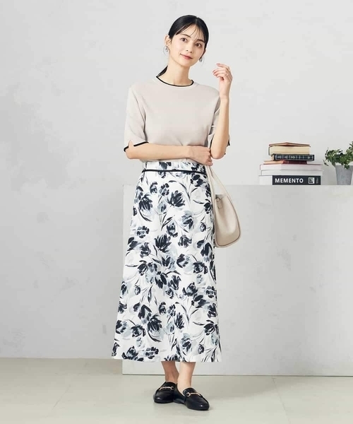 a.v.v(アーヴェヴェ)の「【接触冷感/UVカット/洗える】クルーネックハーフスリーブ美ラクるサマーニット(ニット/セーター・レディース・グレー系その他/ブラック/ベージュ/ホワイト/アイボリー/ブルー・38/36/40/34/42)」の13枚目の写真