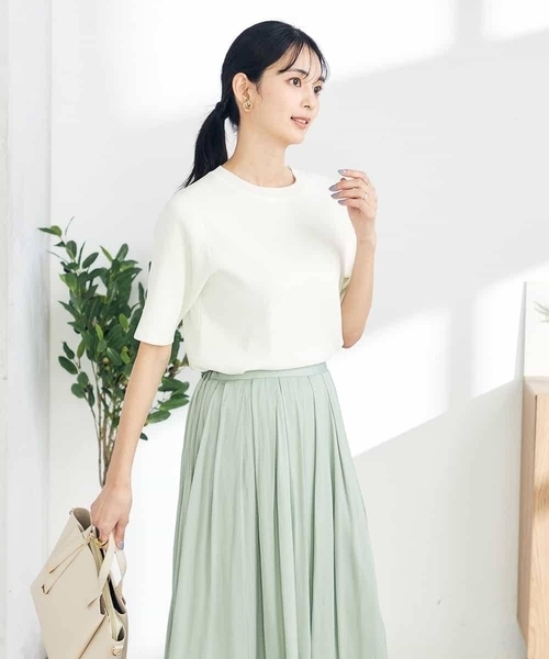 a.v.v(アーヴェヴェ)の「【接触冷感/UVカット/洗える】クルーネックハーフスリーブ美ラクるサマーニット(ニット/セーター・レディース・グレー系その他/ブラック/ベージュ/ホワイト/アイボリー/ブルー・38/36/40/34/42)」の15枚目の写真