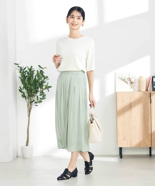 a.v.v(アーヴェヴェ)の「【接触冷感/UVカット/洗える】クルーネックハーフスリーブ美ラクるサマーニット(ニット/セーター・レディース・グレー系その他/ブラック/ベージュ/ホワイト/アイボリー/ブルー・38/36/40/34/42)」の16枚目の写真