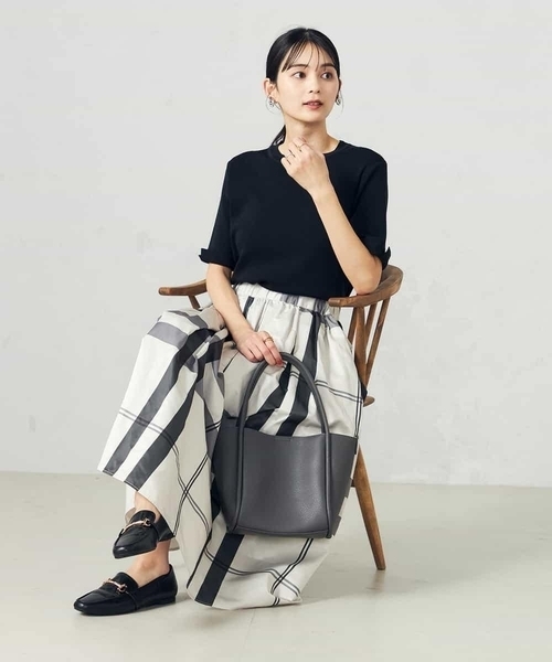 a.v.v(アーヴェヴェ)の「【接触冷感/UVカット/洗える】クルーネックハーフスリーブ美ラクるサマーニット(ニット/セーター・レディース・グレー系その他/ブラック/ベージュ/ホワイト/アイボリー/ブルー・38/36/40/34/42)」の22枚目の写真