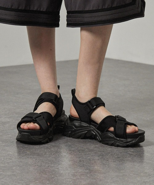 Alfred Alex（アルフレッドアレックス）の「【Alfred Alex】Chunky High-Sole Sneaker Sandals / 厚底 ボリュームソール ベルクロスポーツサンダル（サンダル・メンズ・ブラック/ホワイト・S/M/L）」の14枚目の写真
