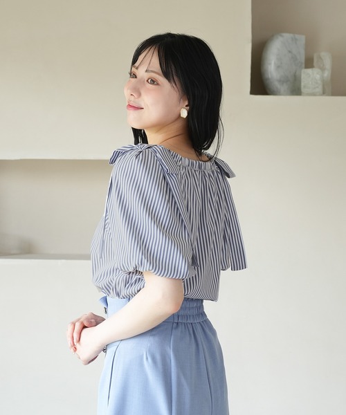 ASTORIA ODIER(アストリアオディール)の「肩リボンスクエアブラウス(シャツ/ブラウス・レディース・ホワイト×ブラック/ホワイト×ネイビー/ホワイト・MEDIUM)」の15枚目の写真