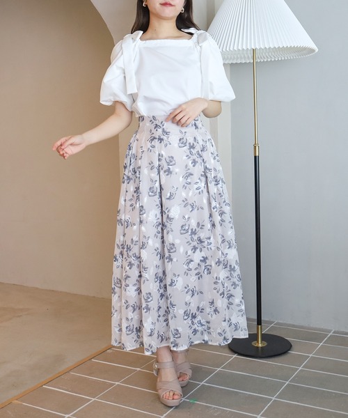 ASTORIA ODIER(アストリアオディール)の「肩リボンスクエアブラウス(シャツ/ブラウス・レディース・ホワイト×ブラック/ホワイト×ネイビー/ホワイト・MEDIUM)」の11枚目の写真
