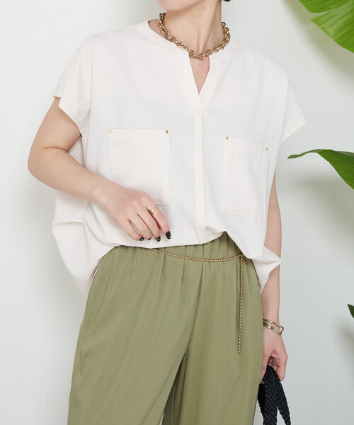 Jena espace merveilleux(ジェナ エスパスメルヴェイユ)の「【夏verが新登場!】スタッズポケットフレンチシャツ(シャツ/ブラウス・レディース・アイボリー/グレー/ブラック・FREE)」の9枚目の写真