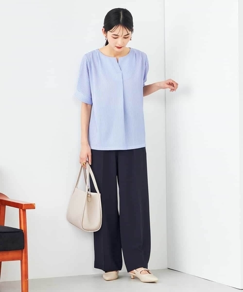 a.v.v（アーヴェヴェ）の「ストライプジャガードスリットネックトップス（Tシャツ/カットソー・レディース・ダークインディゴブルー/ネイビー・34/36/38/40/42）」の7枚目の写真