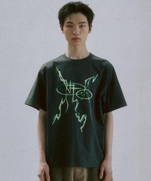 ROMANTIC CROWN(ロマンティッククラウン)の「A'GEM/9 × .kom 『ROMANTIC CROWN/ロマンティック クラウン』サンダーシャイニング Tシャツ(Tシャツ/カットソー・レディース・チャコールグレー・MEDIUM)」の1枚目の写真