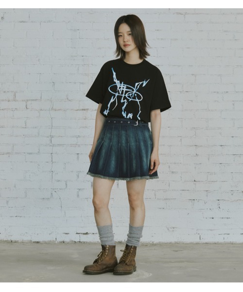 ROMANTIC CROWN(ロマンティッククラウン)の「A'GEM/9 × .kom 『ROMANTIC CROWN/ロマンティック クラウン』サンダーシャイニング Tシャツ(Tシャツ/カットソー・レディース・チャコールグレー・MEDIUM)」の3枚目の写真