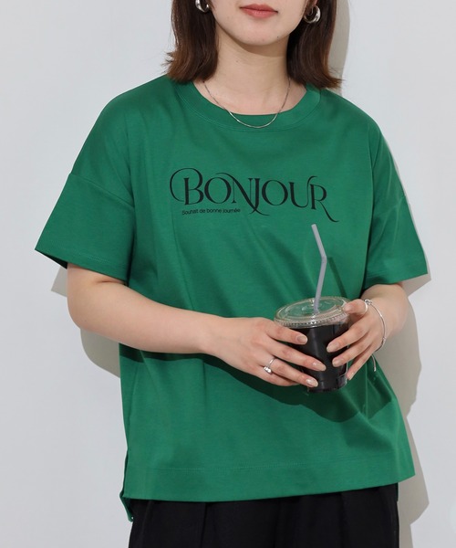 BRODIAEA(ブローディア)の「BRODIAEA BONJOURロゴプリント半袖Tシャツ【日本製】(Tシャツ/カットソー・レディース・オレンジ/グリーン/ライトベージュ/オフホワイト/ネイビー・40)」の4枚目の写真